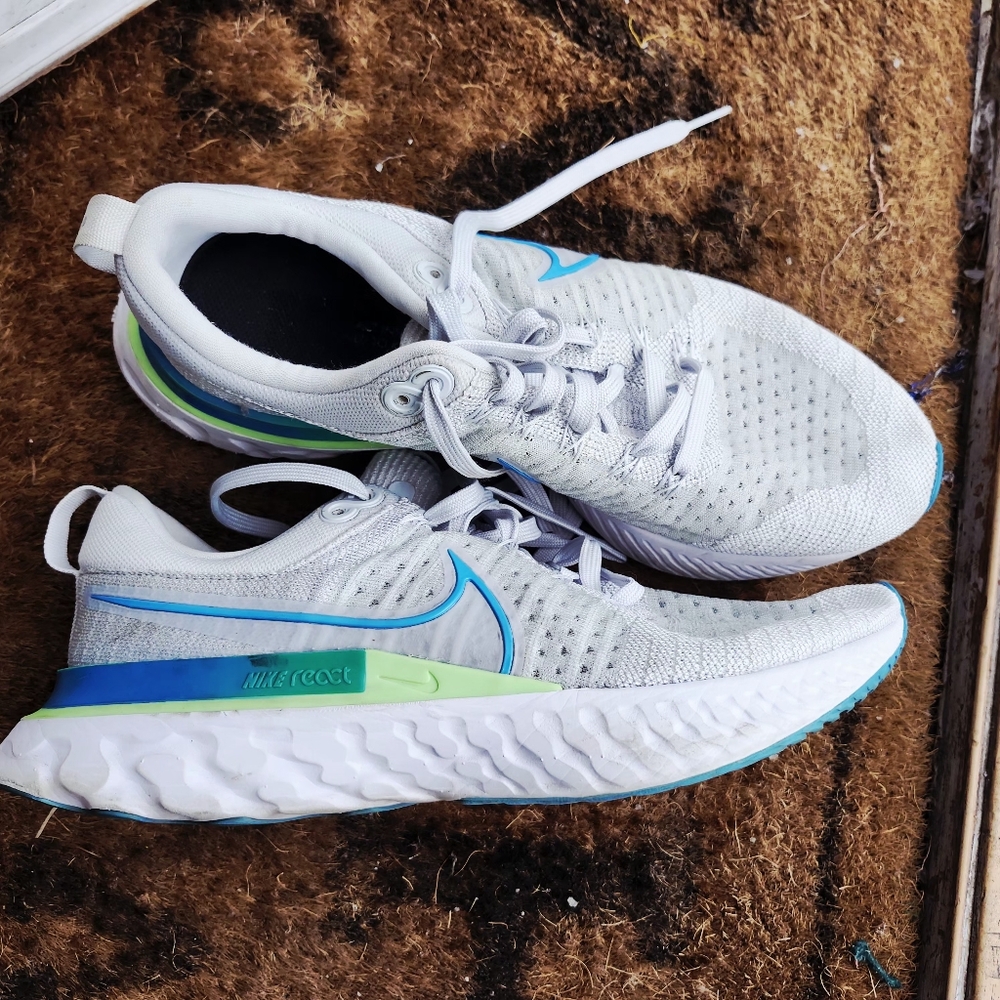 Nike React Infinity Run 2. Women Sneeckars Size: 10.5